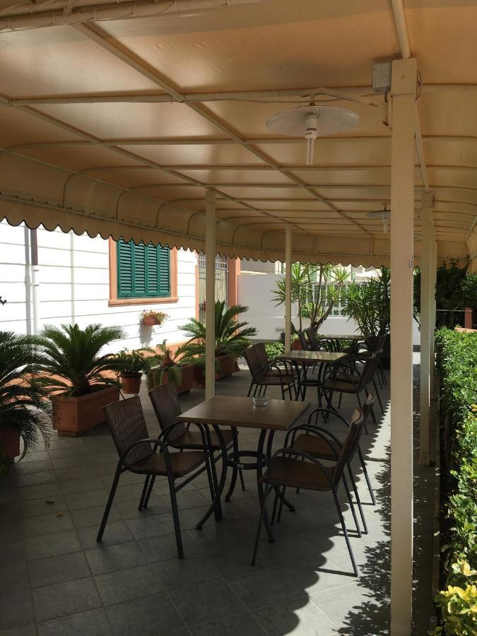 Hotel Mare Blu Lido di Camaiore Exterior foto